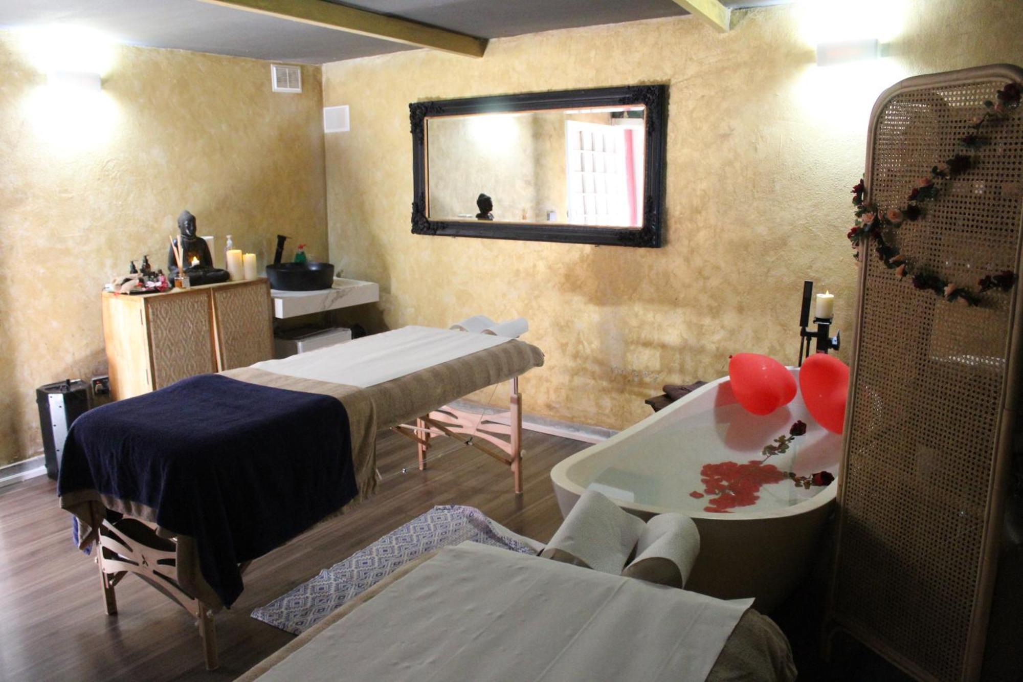 The Red Farm Relais & Spa Iklin エクステリア 写真