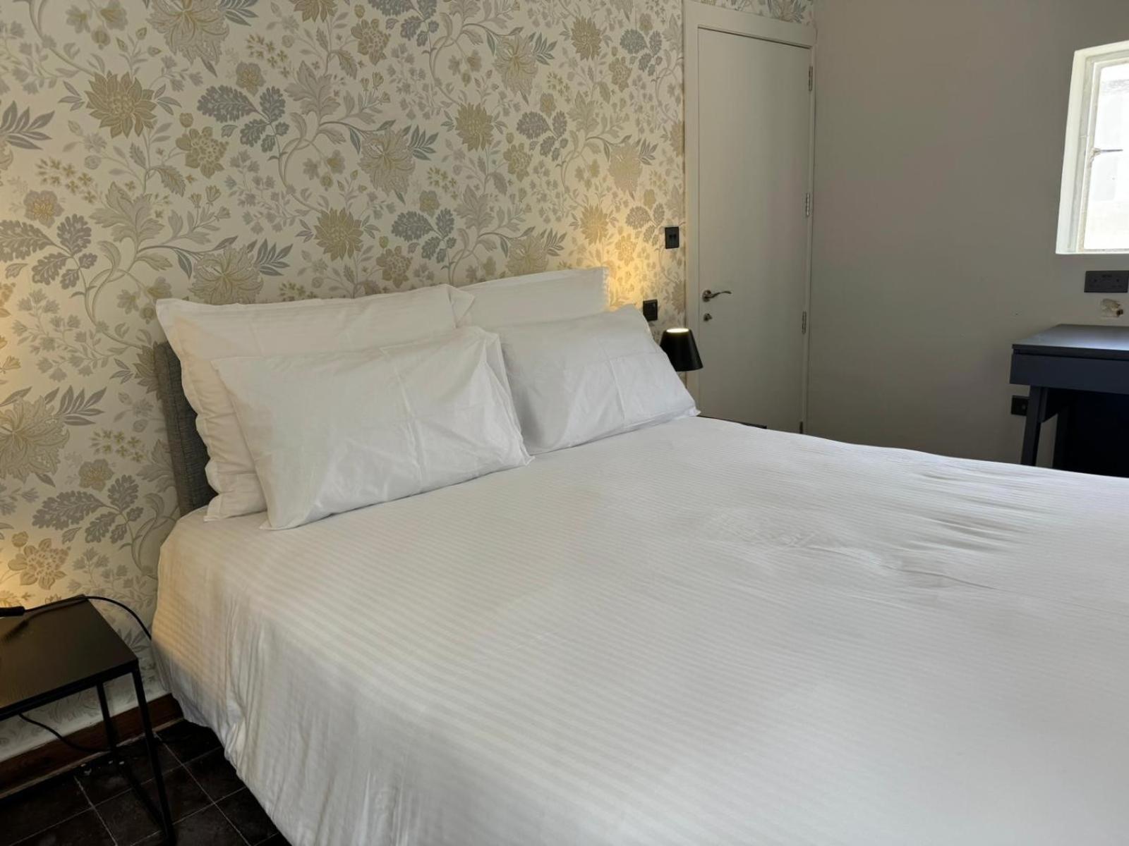 The Red Farm Relais & Spa Iklin エクステリア 写真