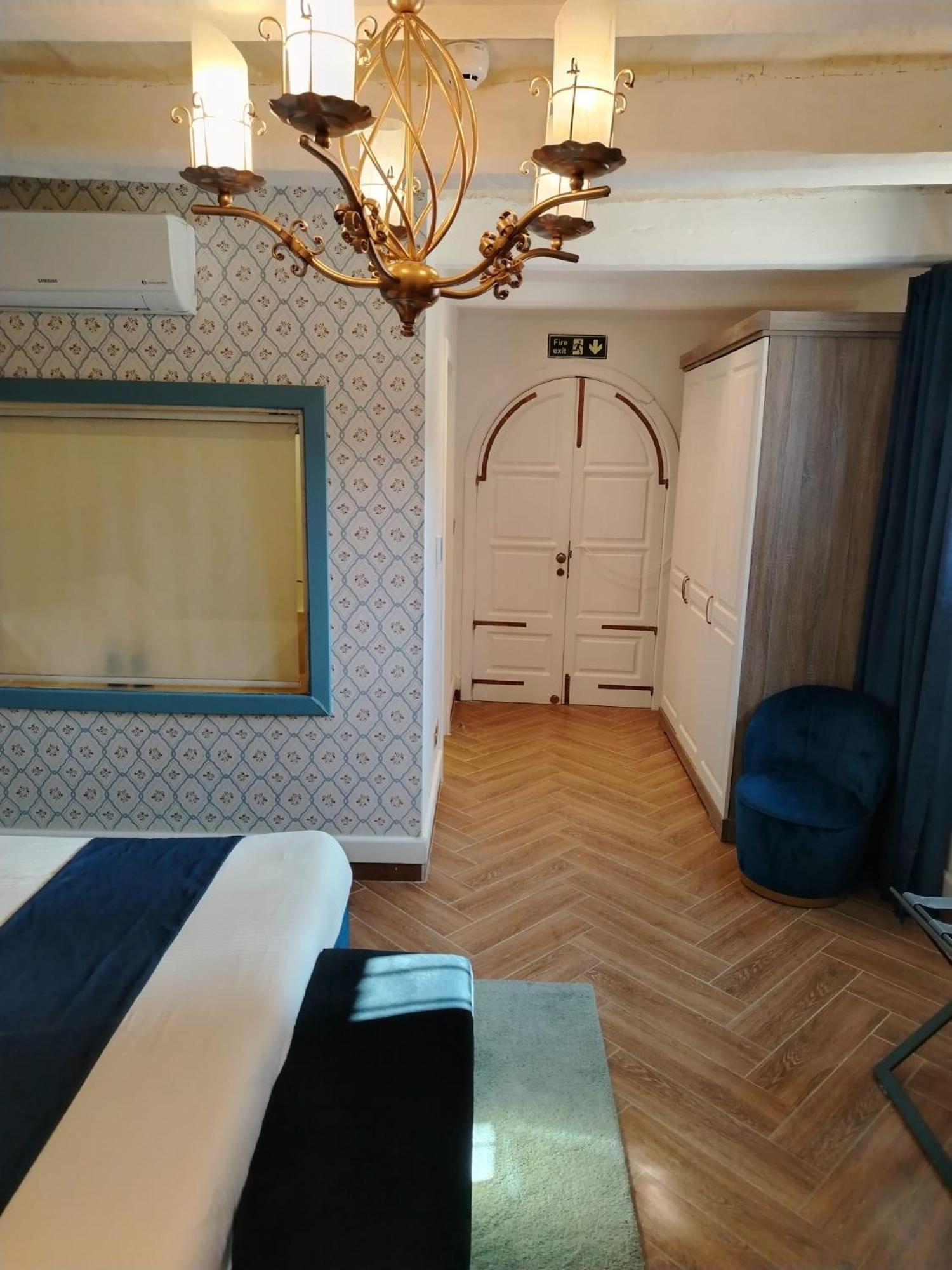 The Red Farm Relais & Spa Iklin エクステリア 写真